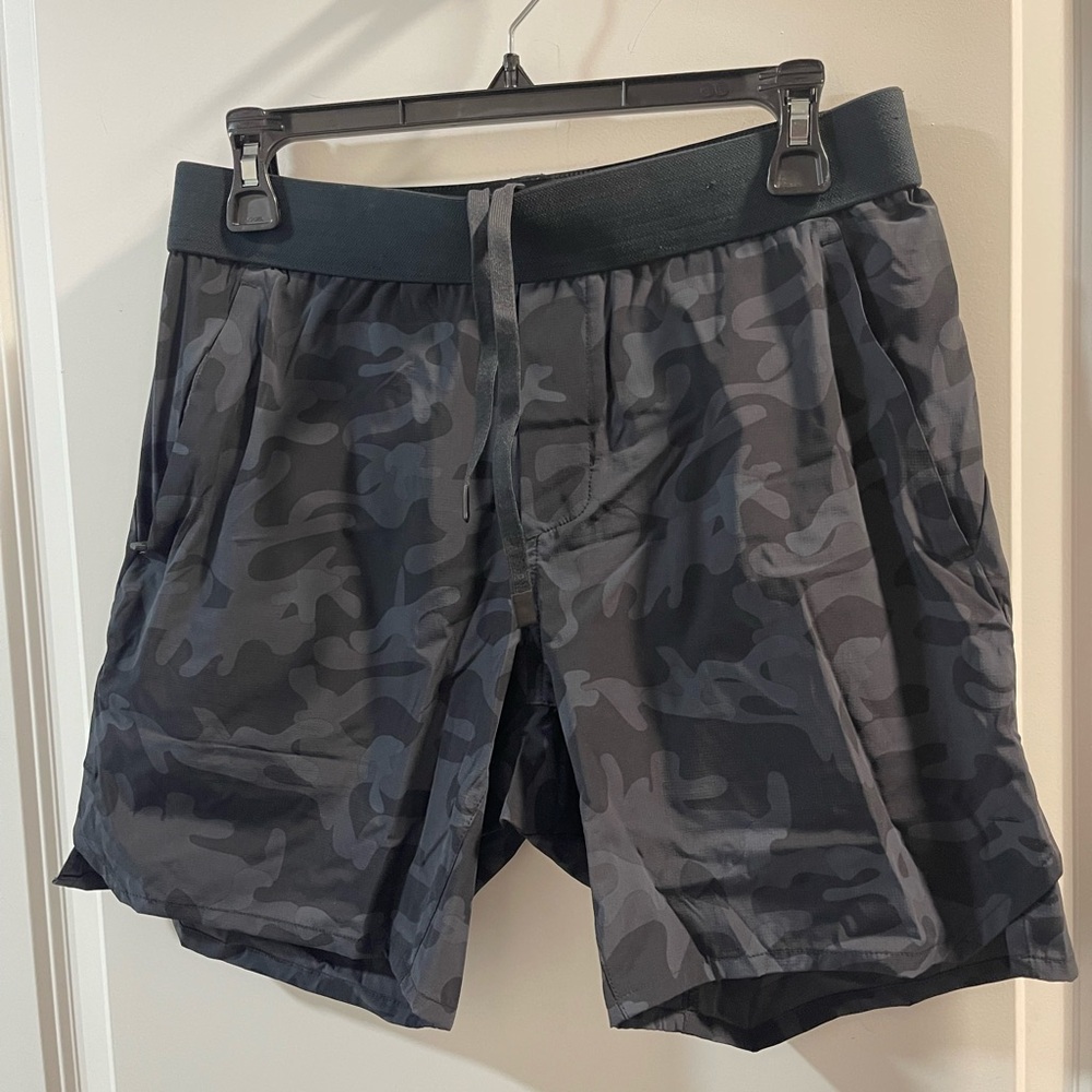 Ten Thousand Men’s Camo Shorts Good Condition - Picture 3 of 7
